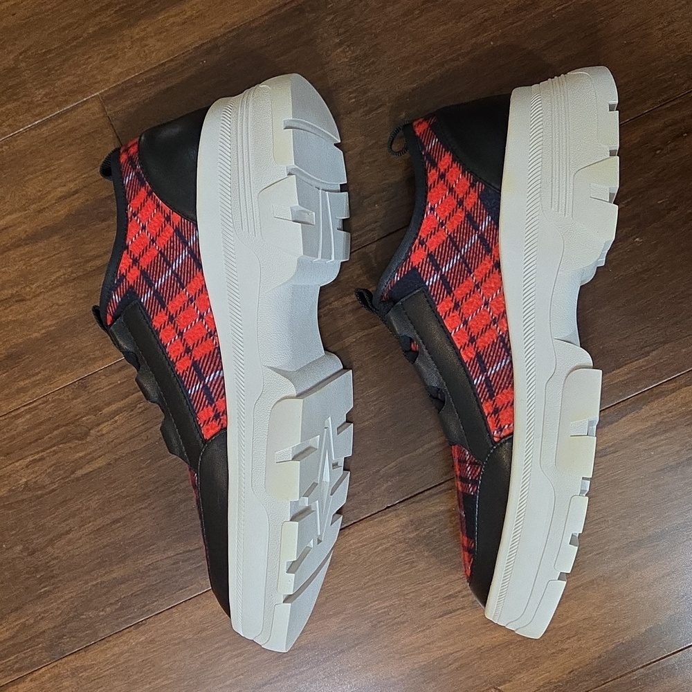 LINEA PAOLO ROWEN SLIP ON PLATFORM SNEAKERS RED BLACK WHITE PLAID NEW IN BOX 7 - Picture 6 of 12